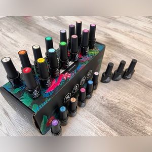 Beetles New 20 piece Gel Polish Collection with Box Top, Base, Matte Coat